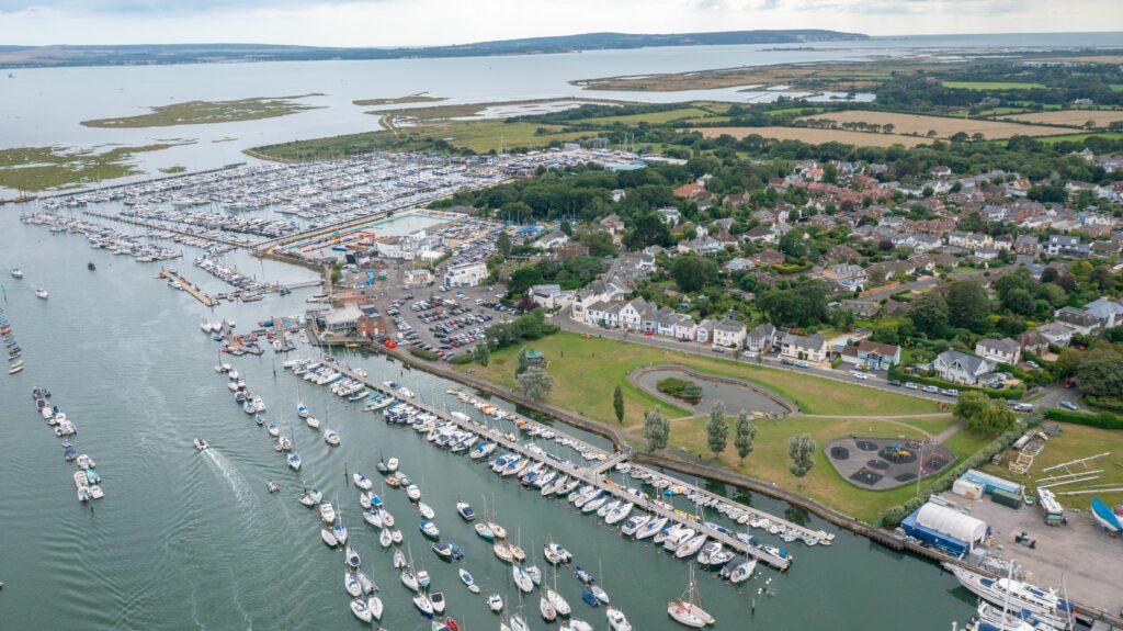 LOOKING FOR SOMEWHERE TO STAY DURING THE LYMINGTON SEAFOOD FESTIVAL. TOP PICKS FROM NEW FOREST COTTAGES